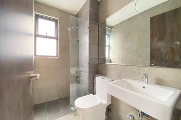 FOR SALE 3 STOREY SEMI D PARK VILLAS, TRILLIA BUKIT JELUTONG SHAH ALAM