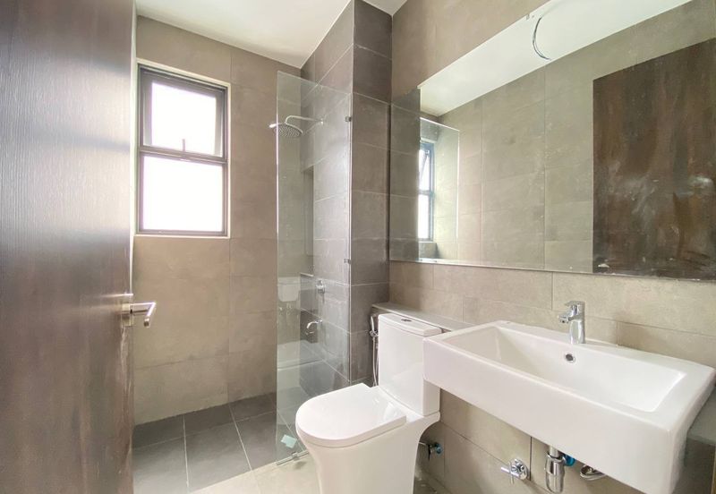 FOR SALE 3 STOREY SEMI D PARK VILLAS, TRILLIA BUKIT JELUTONG SHAH ALAM