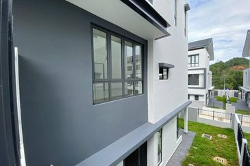 FOR SALE 3 STOREY SEMI D PARK VILLAS, TRILLIA BUKIT JELUTONG SHAH ALAM