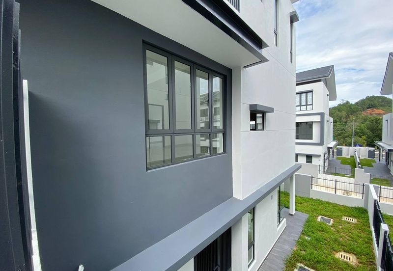 FOR SALE 3 STOREY SEMI D PARK VILLAS, TRILLIA BUKIT JELUTONG SHAH ALAM