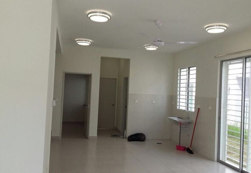 Persiaran Puncak Alam 1 