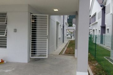 Persiaran Puncak Alam 1 