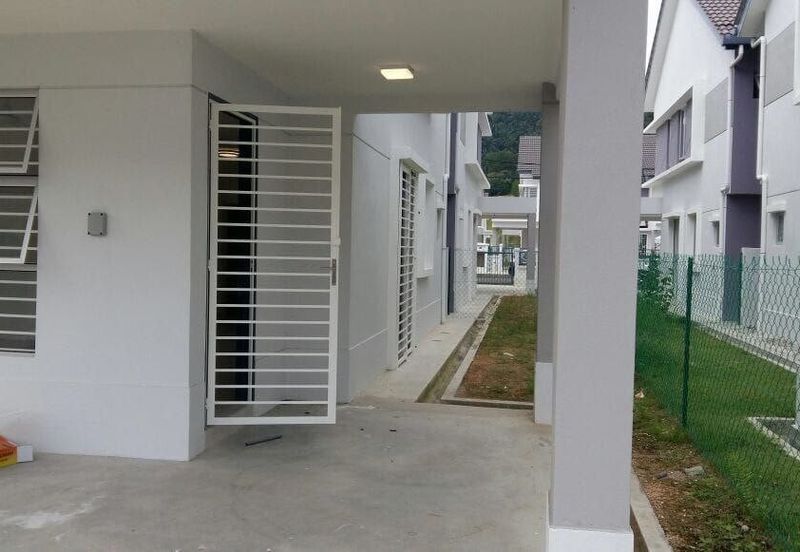 Persiaran Puncak Alam 1 