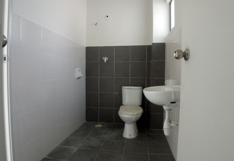 Persiaran Puncak Alam 1 