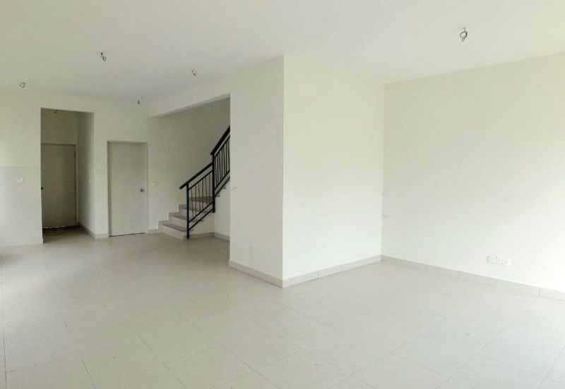 Persiaran Puncak Alam 1 