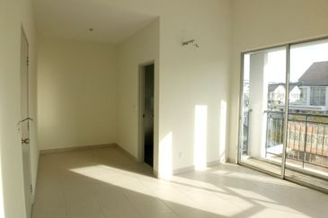 Persiaran Puncak Alam 1 