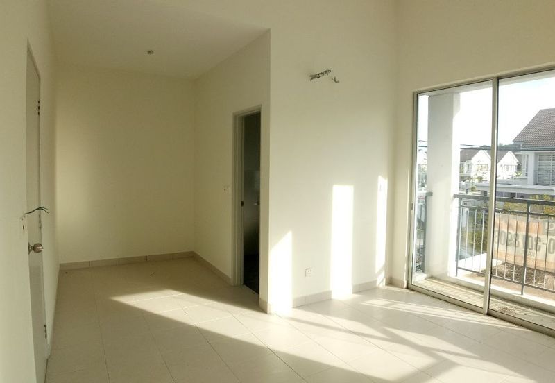 Persiaran Puncak Alam 1 