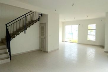 Persiaran Puncak Alam 1 