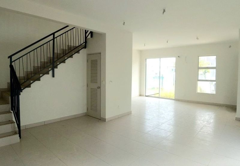 Persiaran Puncak Alam 1 