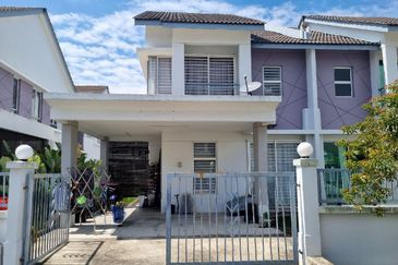 Persiaran Puncak Alam 1 