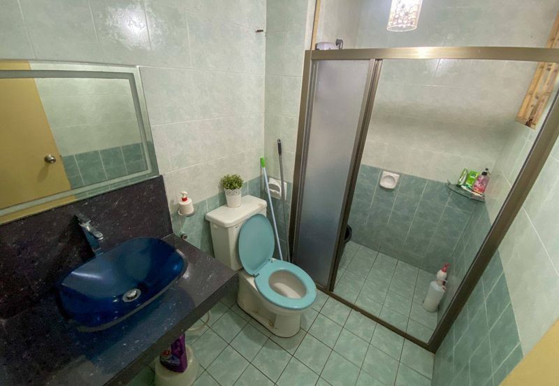 FOR SALE FREEHOLD RENOVATED  2 STOREY TERRACE JALAN SERAMBI BUKIT JELUTONG SHAH ALAM