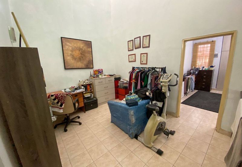 FOR SALE FREEHOLD RENOVATED  2 STOREY TERRACE JALAN SERAMBI BUKIT JELUTONG SHAH ALAM