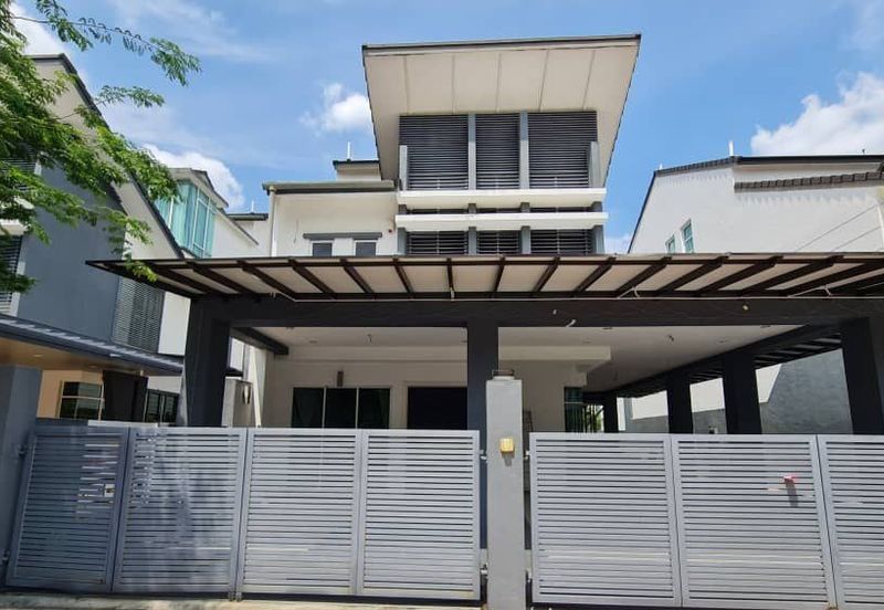 FOR SALE FREEHOLD RENOVATED 2.5 STOREY BUNGALOW USJ HEIGHTS SUBANG JAYA