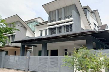 FOR SALE FREEHOLD RENOVATED 2.5 STOREY BUNGALOW USJ HEIGHTS SUBANG JAYA