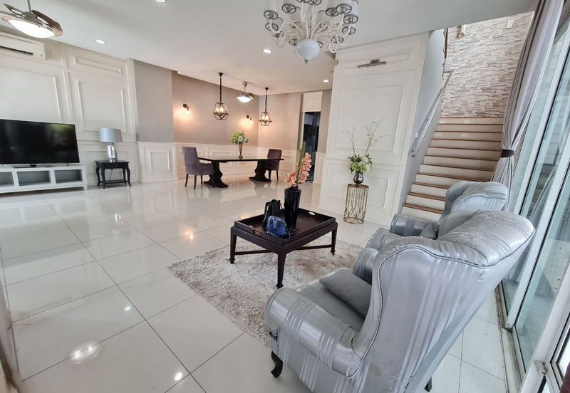 FOR SALE FREEHOLD RENOVATED 2.5 STOREY BUNGALOW USJ HEIGHTS SUBANG JAYA