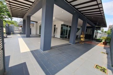 FOR SALE FREEHOLD RENOVATED 2.5 STOREY BUNGALOW USJ HEIGHTS SUBANG JAYA