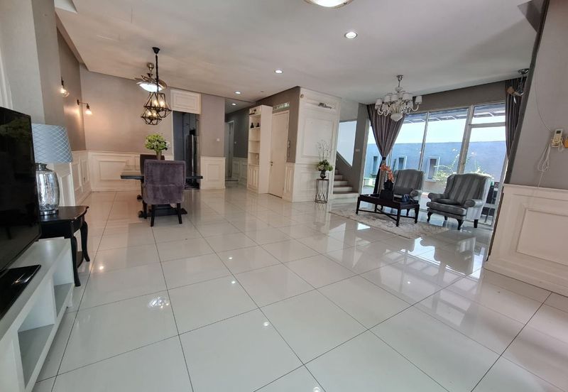 FOR SALE FREEHOLD RENOVATED 2.5 STOREY BUNGALOW USJ HEIGHTS SUBANG JAYA