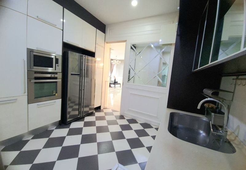 FOR SALE FREEHOLD RENOVATED 2.5 STOREY BUNGALOW USJ HEIGHTS SUBANG JAYA