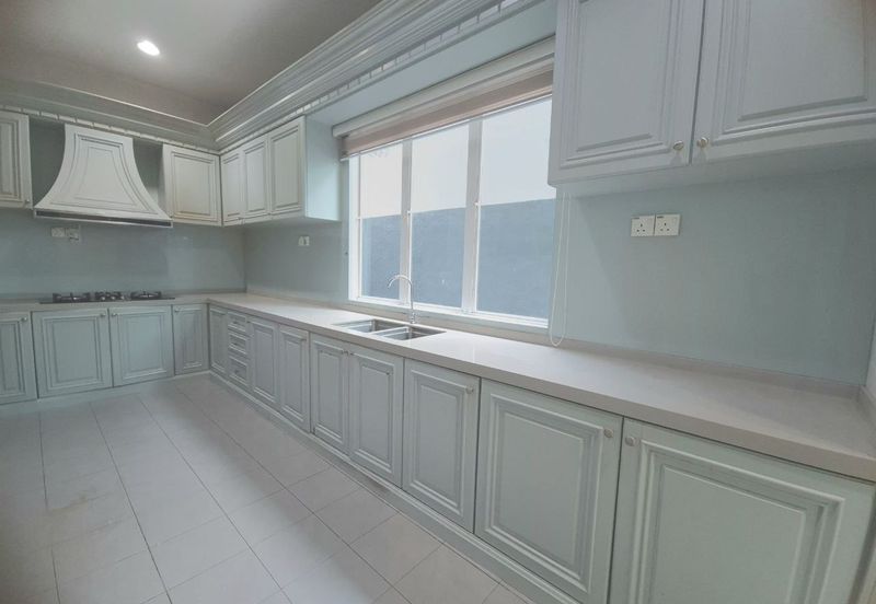 FOR SALE FREEHOLD RENOVATED 2.5 STOREY BUNGALOW USJ HEIGHTS SUBANG JAYA