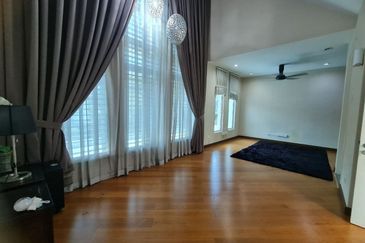 FOR SALE FREEHOLD RENOVATED 2.5 STOREY BUNGALOW USJ HEIGHTS SUBANG JAYA