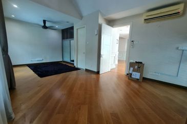 FOR SALE FREEHOLD RENOVATED 2.5 STOREY BUNGALOW USJ HEIGHTS SUBANG JAYA