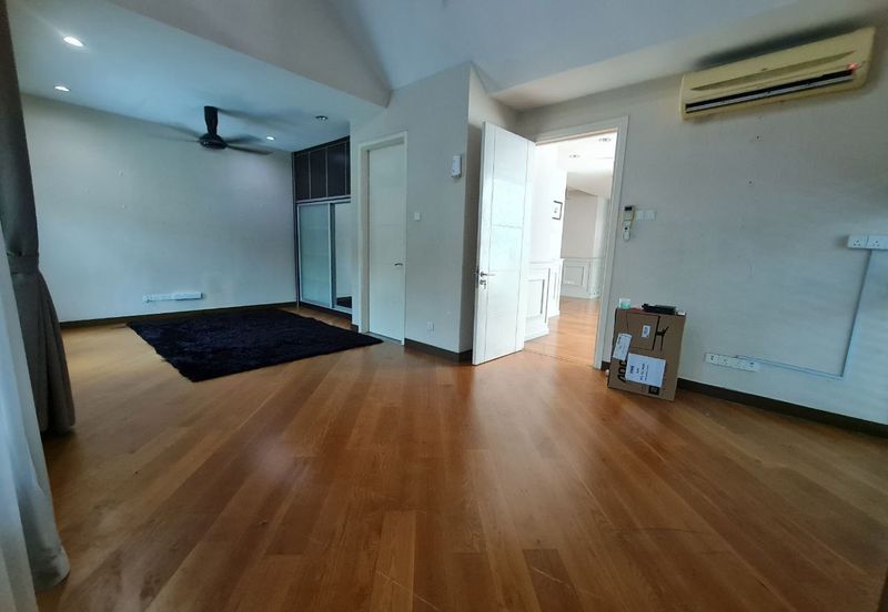 FOR SALE FREEHOLD RENOVATED 2.5 STOREY BUNGALOW USJ HEIGHTS SUBANG JAYA