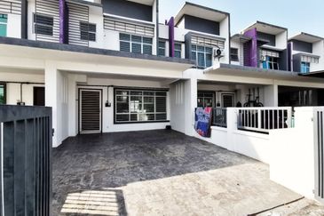 Persiaran Puncak Alam 1 