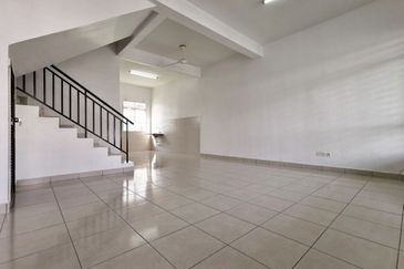 Persiaran Puncak Alam 1 