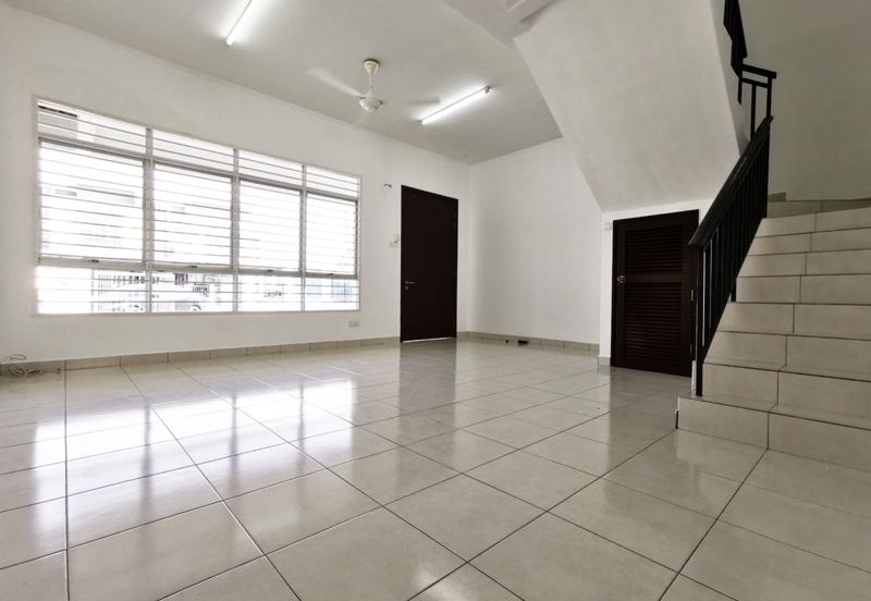 Persiaran Puncak Alam 1 