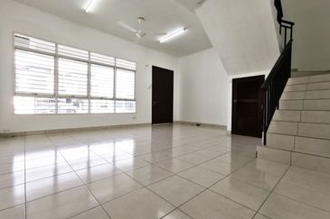 Persiaran Puncak Alam 1 