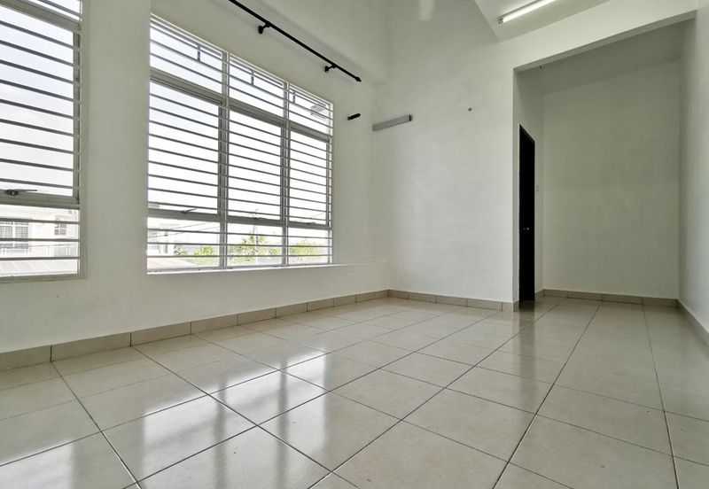 Persiaran Puncak Alam 1 