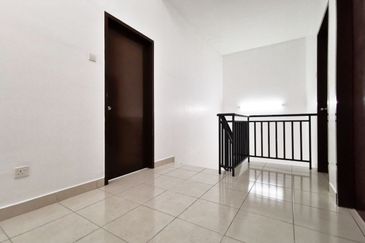 Persiaran Puncak Alam 1 