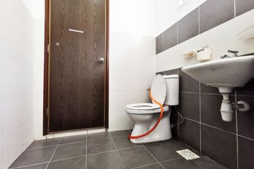 Persiaran Puncak Alam 1 