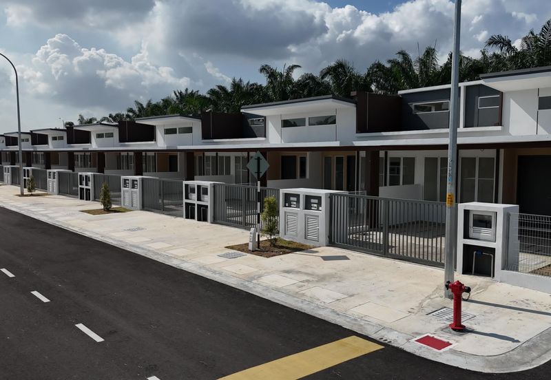 Pulau Indah ( Pulau Lumut )