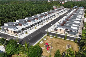 Pulau Indah ( Pulau Lumut )