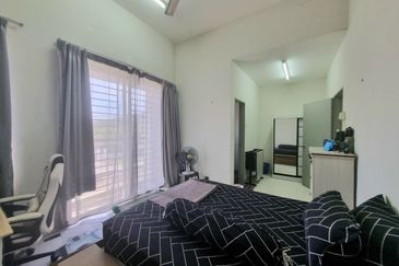 Persiaran Puncak Alam 1 