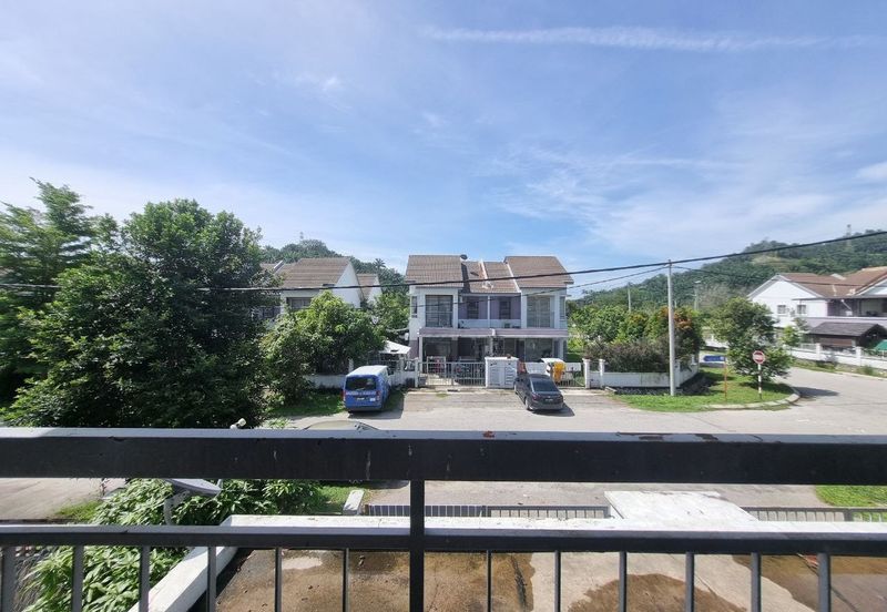 Persiaran Puncak Alam 1 