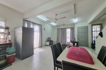 Persiaran Puncak Alam 1 