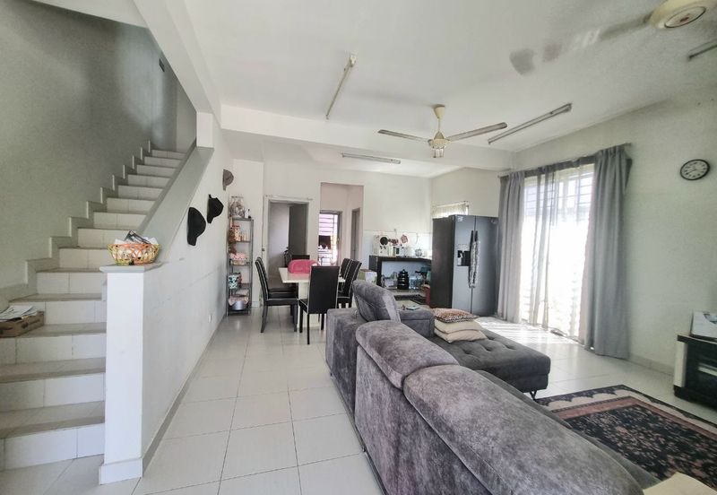 Persiaran Puncak Alam 1 