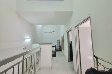 Persiaran Puncak Alam 1 