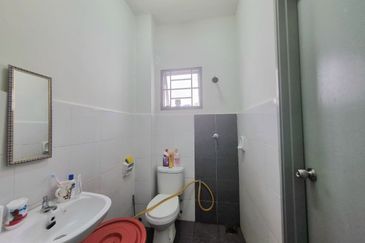 Persiaran Puncak Alam 1 