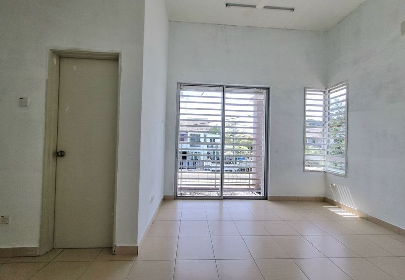 Persiaran Puncak Alam 1 