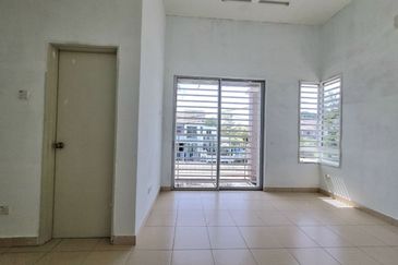 Persiaran Puncak Alam 1 