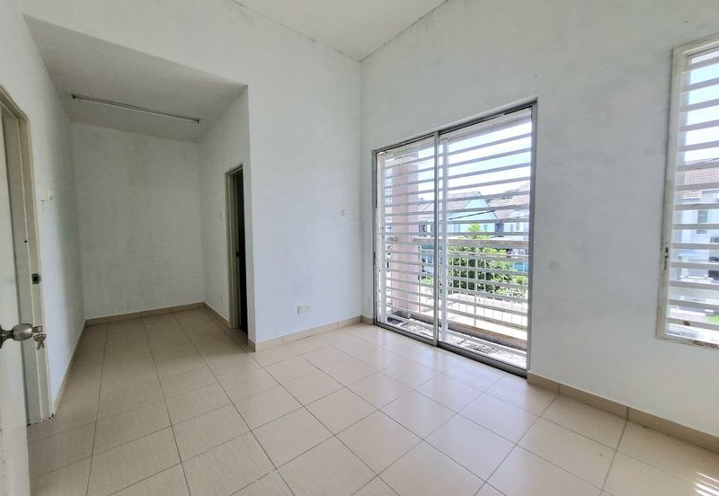 Persiaran Puncak Alam 1 