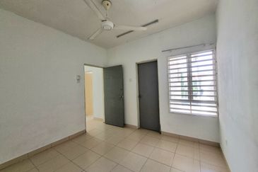 Persiaran Puncak Alam 1 