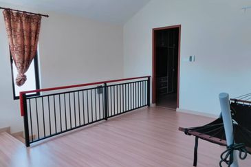 Persiaran Puncak Alam 1 