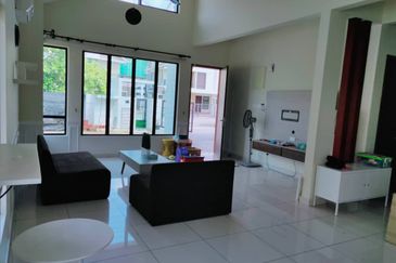 Persiaran Puncak Alam 1 