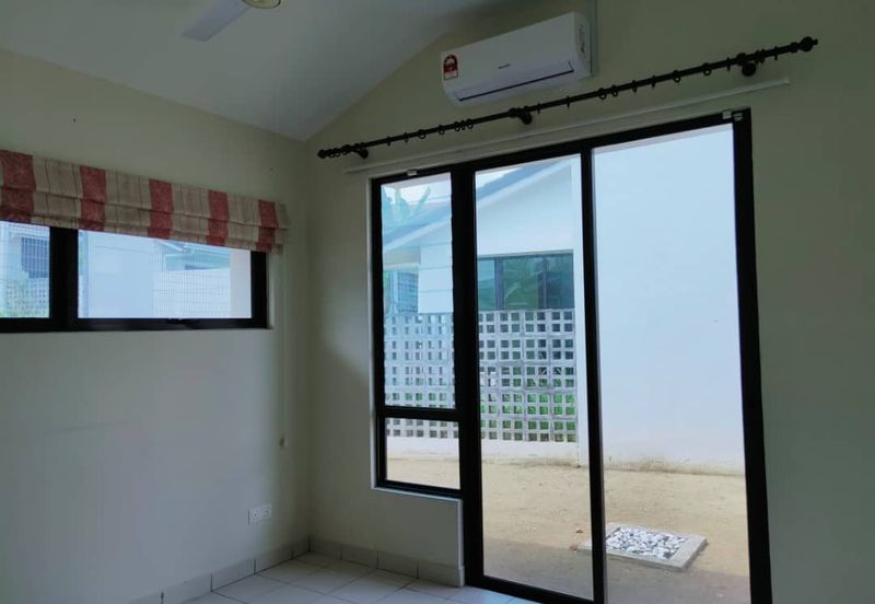 Persiaran Puncak Alam 1 