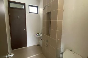 PUNCAK BESTARI BANDAR PUNCAK ALAM SELANGOR 2 STOREY SEMI D FOR SALE