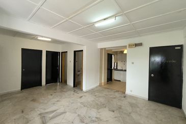 Pangsapuri Kiambang, Bukit Subang